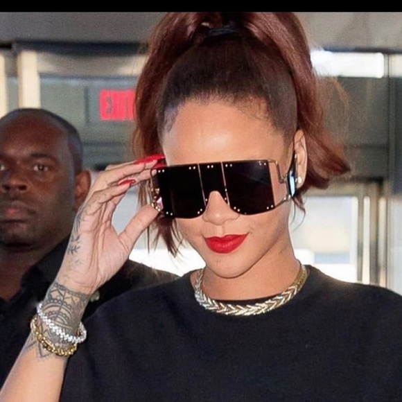 Accessories - *PRICE DROP* Black & Gold Oversized Goggle Square Shades